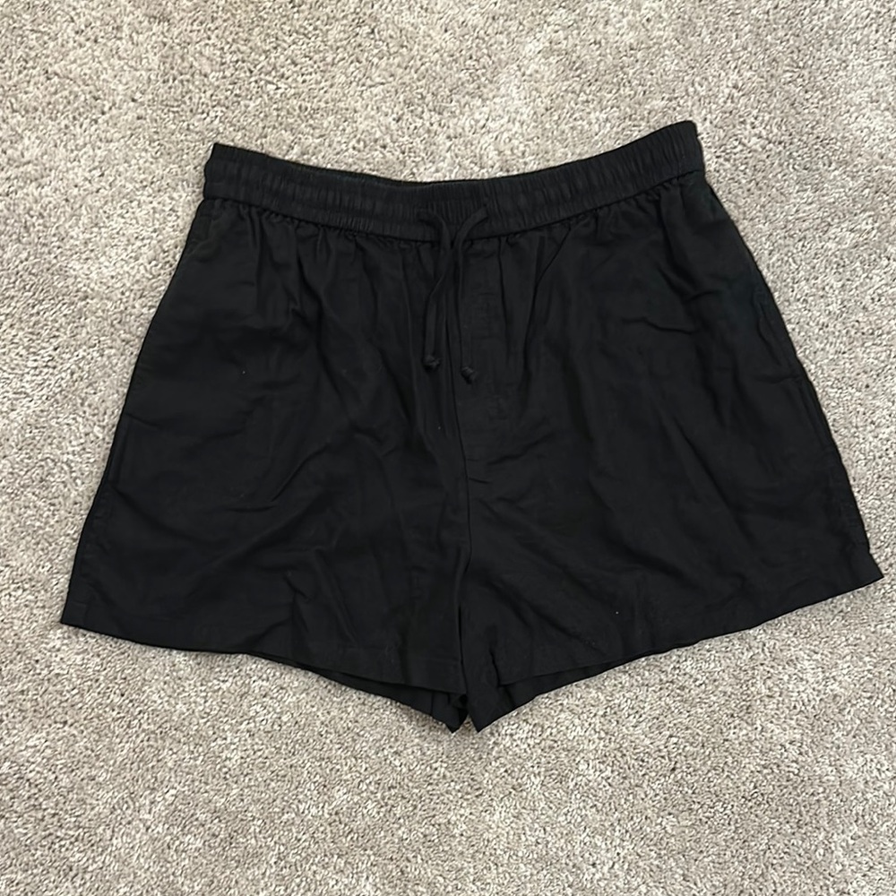 Treasure & bond, black linen shorts